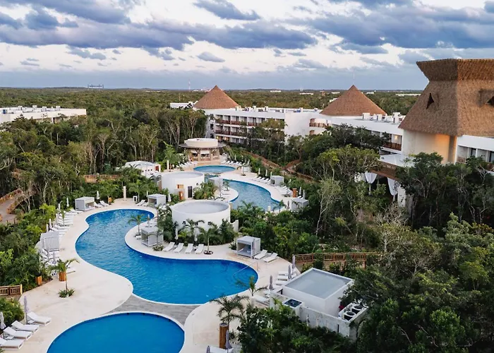 Hotel Mundo Maya - Jaguar Park &